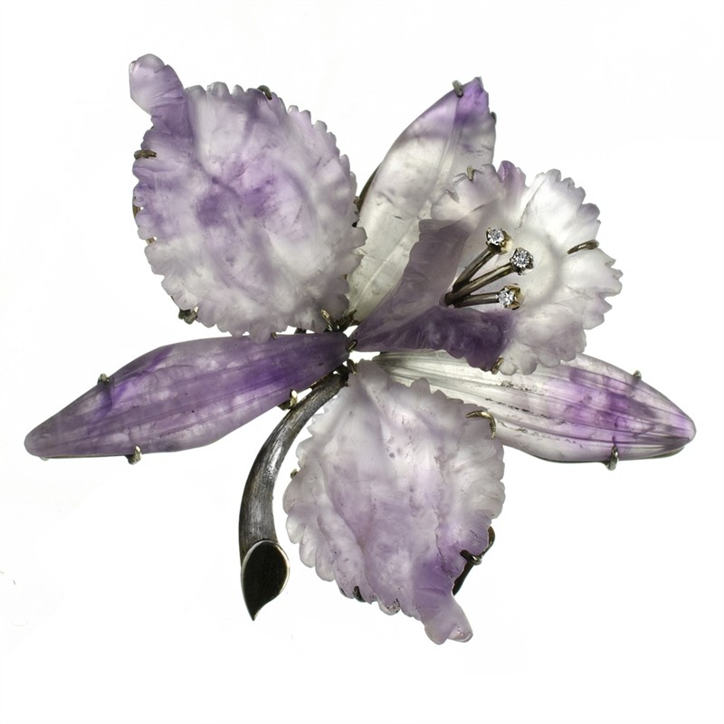 Zlatá brož ve tvaru květiny