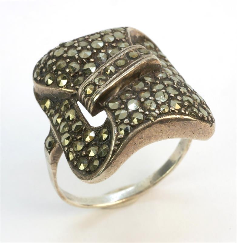 Prsten art deco s markazity