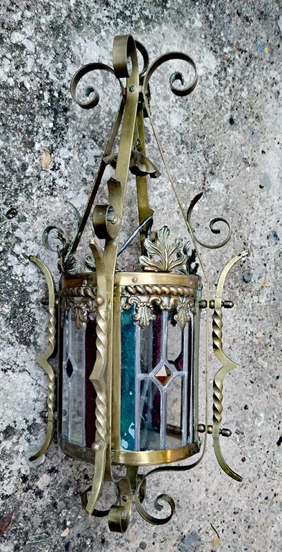 Mosazná lucerna s vitráží