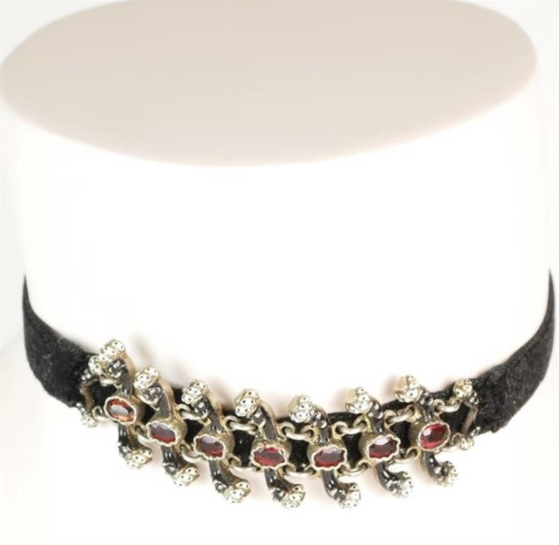 Empírový starožitný stříbnrý náhrdelník s mouřeníny