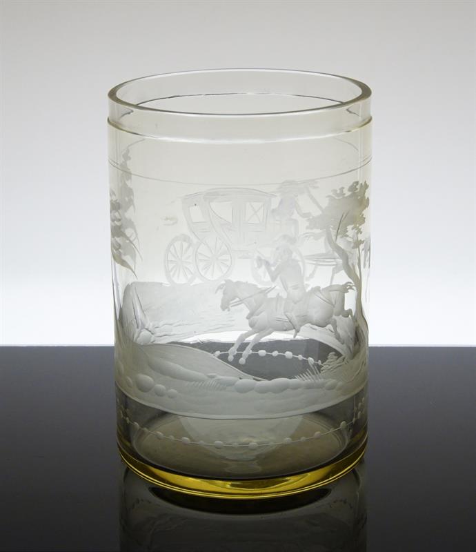 Luxusní bohatě rytá sklenice - Poštovní kočár, 19. století