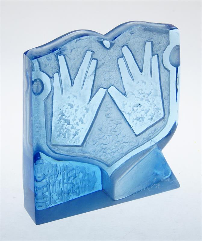 RUCE drobná tavená plastika, akvamarínové sklo - Jiří RYBA