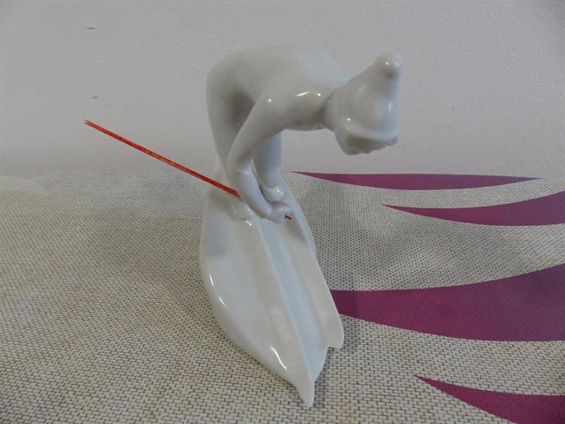 BRUSEL LYŽNÍK JIŘÍ ČERNOCH ROYAL DUX cca 1960