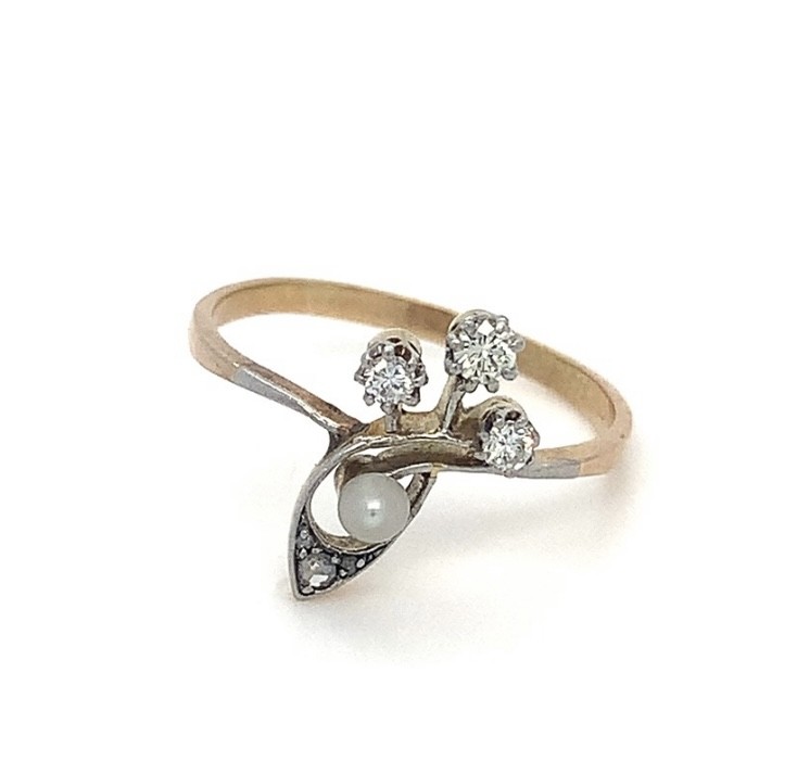 Starožitný secesní zlatý prsten s diamanty