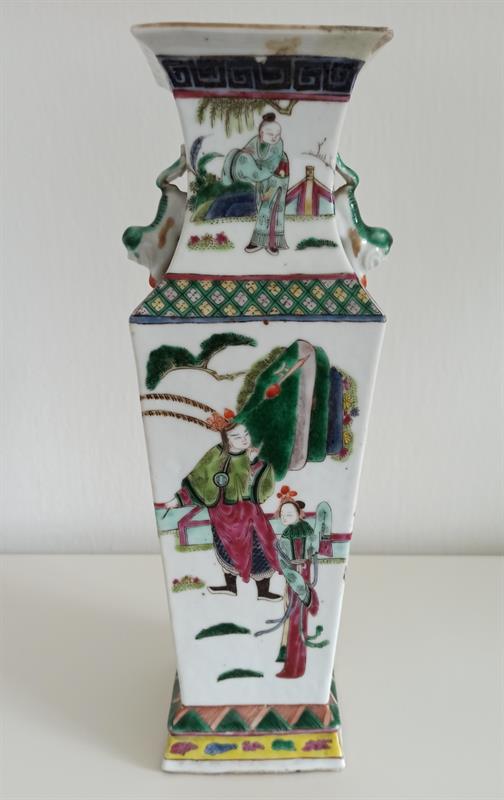 Váza čtyřboká, Čína