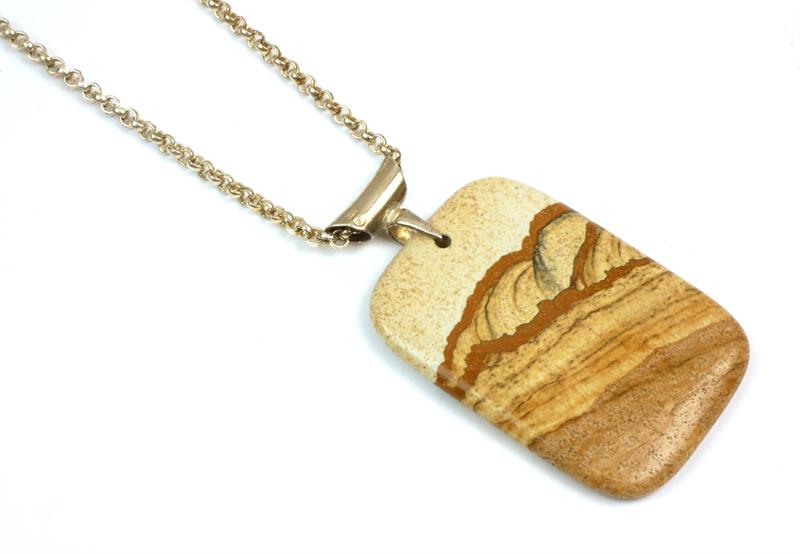 Stříbrný náhrdelník s krajinným jaspisem