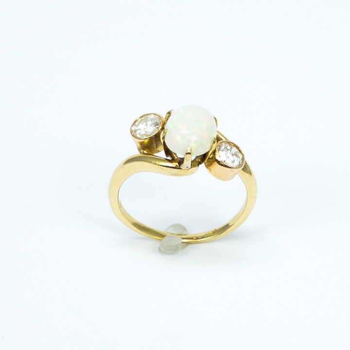 Briliantový prsten s opálem