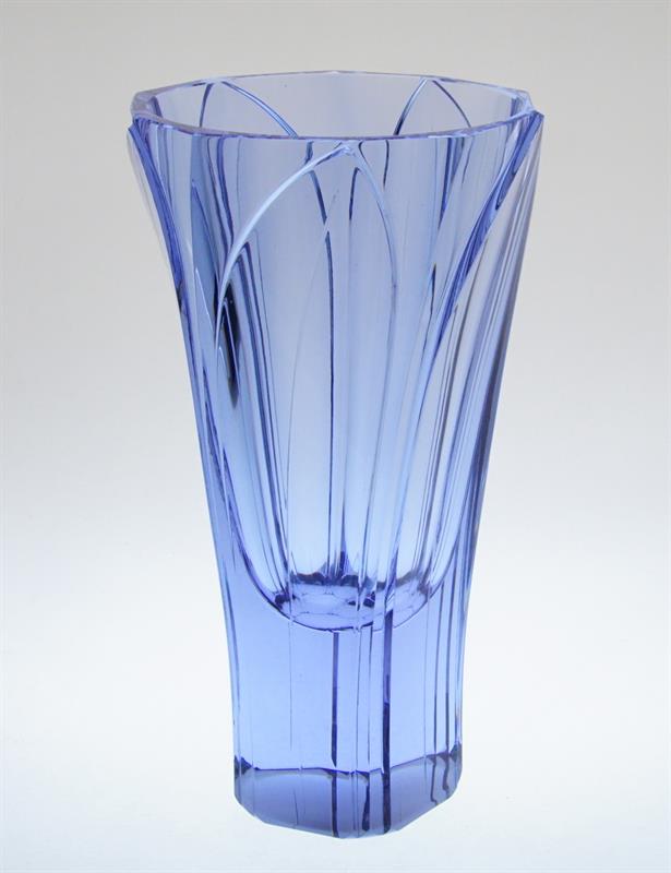 Broušená váza alexandritové sklo LISTY Jiřina PASTRKOVÁ ŽBS