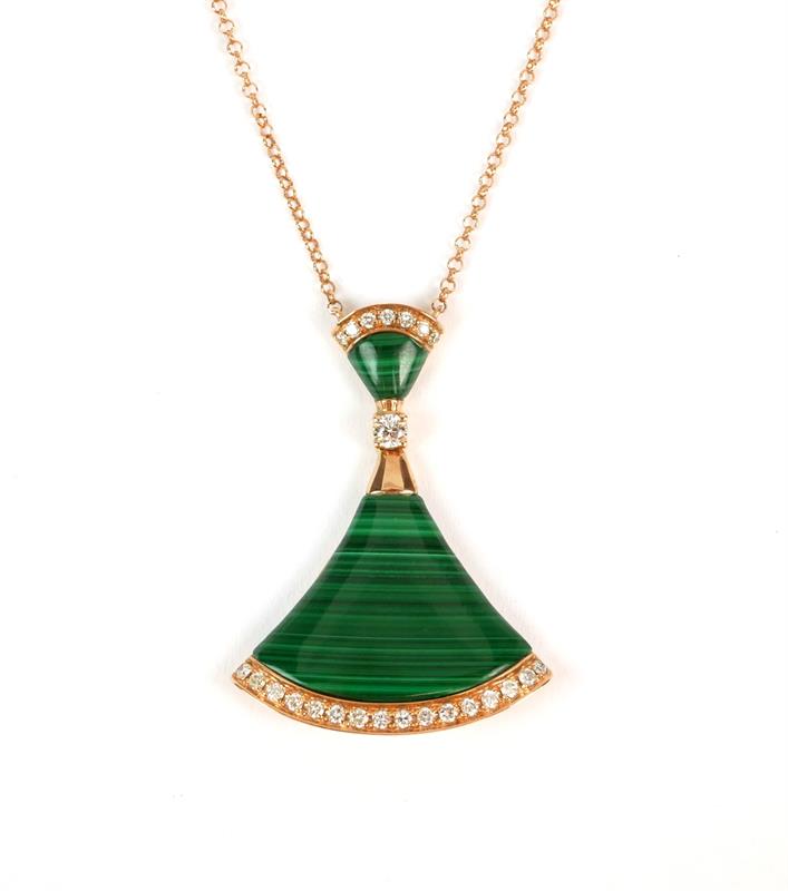 Zlatý náhrdelník s malachity a brilianty