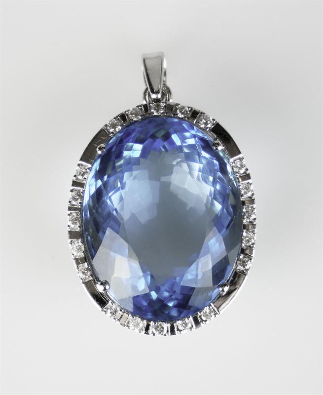 Závěs s diamanty a topazem 57 ct