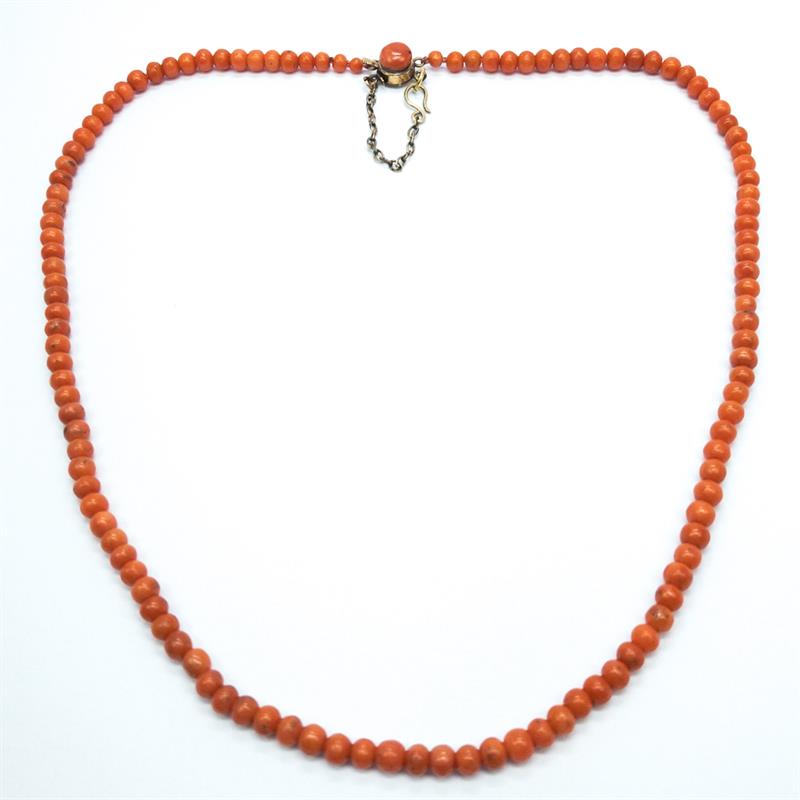 KORÁLOVÝ NÁHRDELNÍK - ŠŇŮRA MOŘSKÝCH KORÁLŮ