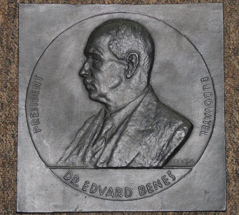 Portrét Eduarda Beneše - Rudolf Březa, bronz 26x26 cm