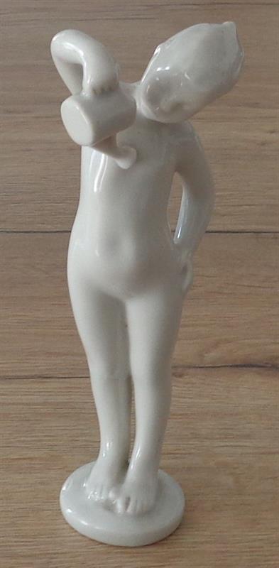 Dívka s konvičkou Royal Dux Jiří Černoch