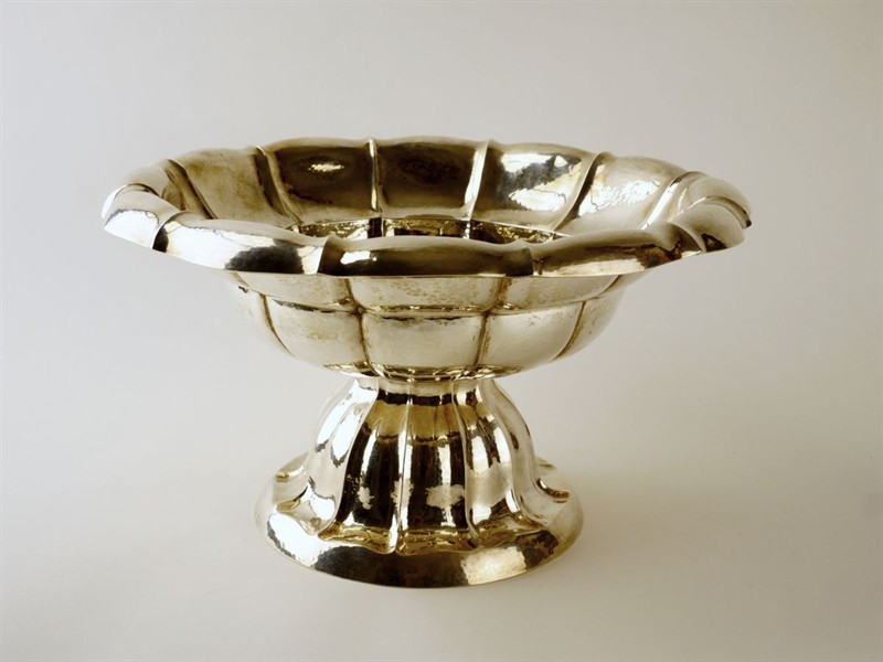 Art deco stříbrný nástolec