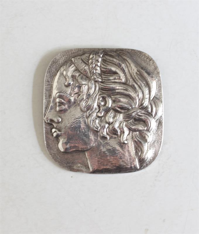 Brož Dívčí hlava