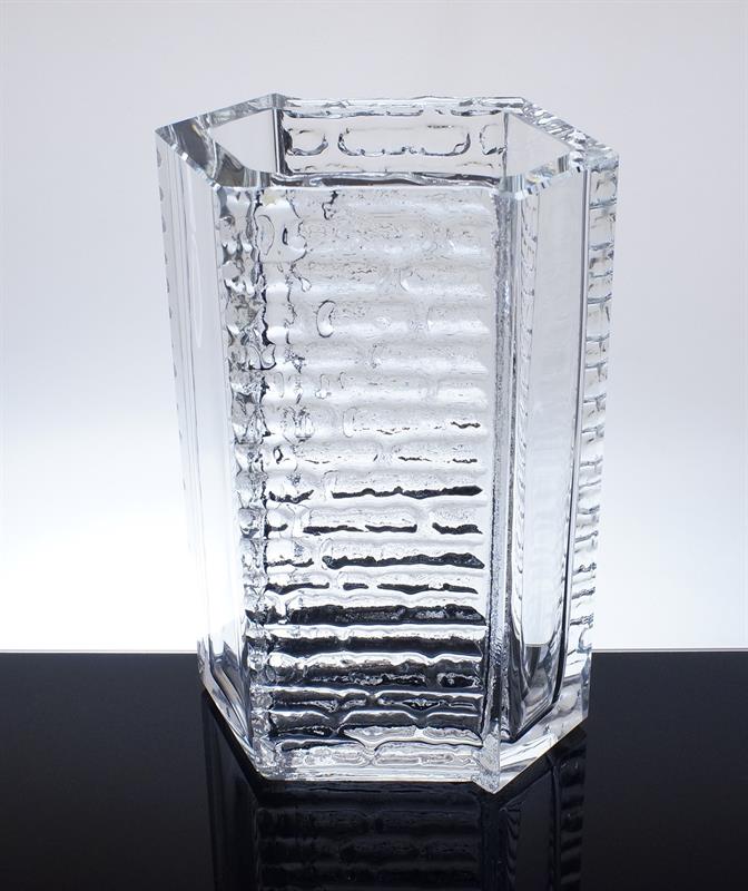 Masivní čirá váza s organickým dekorem Václav HANUŠ, Desná