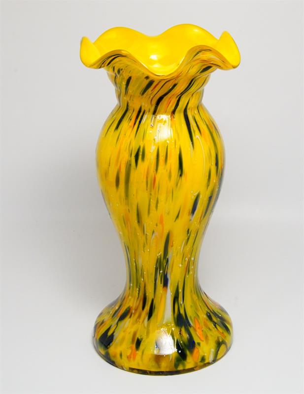 Secesní váza z výrazně barevného Tango skla, zatavený dekor