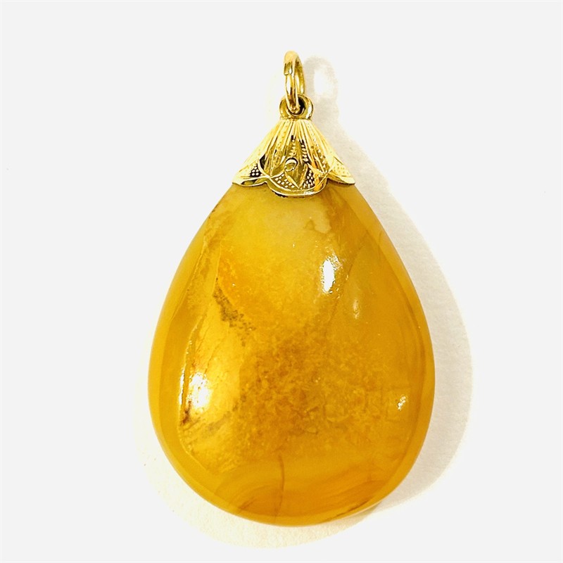 Zlatý starožitný přívěšek s achátem