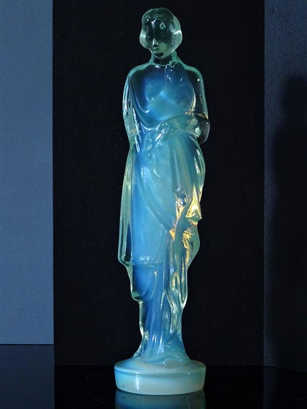 Plastika skleněná - opalínová