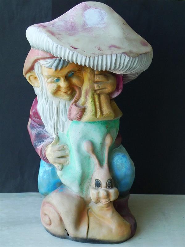 Trpaslík velký, bakelit se stříkaným dekorem