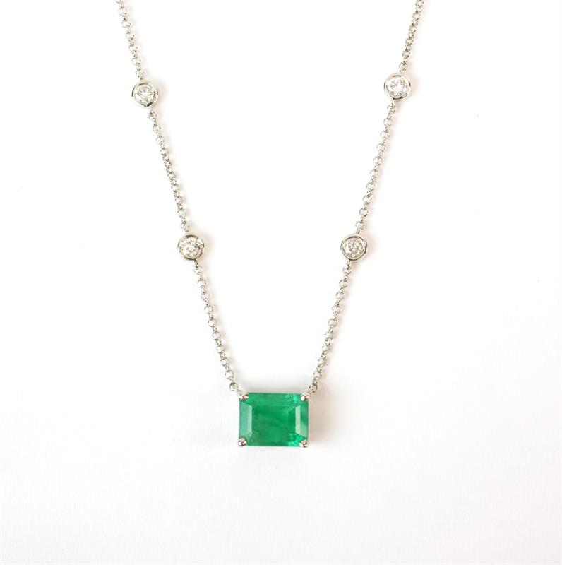 Zlatý náhrdelník se smaragdem a brilianty 0,65 ct
