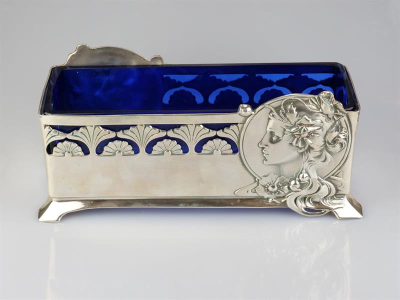 Secesní žardiniera