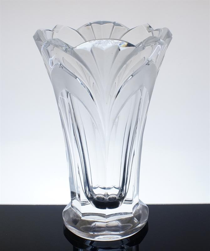 ART-DECO váza bohatě broušené čiré sklo, Rudolf HLOUŠEK