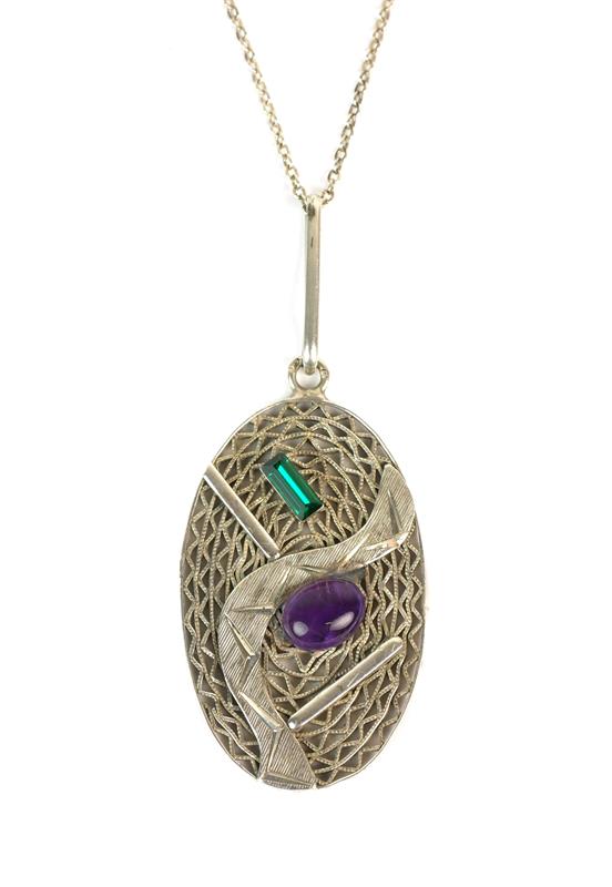 Stříbrný náhrdelník s ametystem