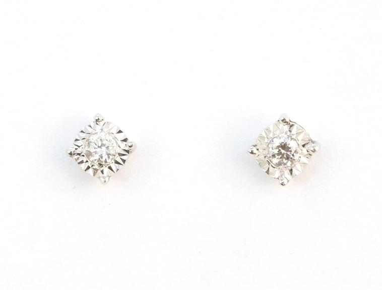 Zlaté náušnice s diamanty