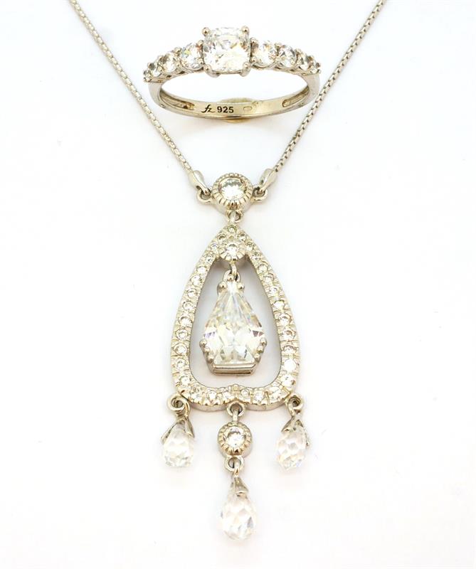 Stříbrný náhrdelník a prsten