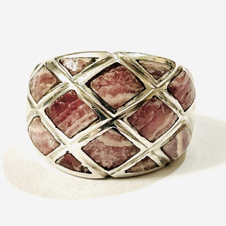 Stříbrný moderní prsten s rodonity