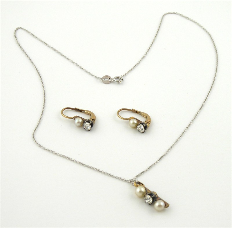 Souprava s mořskými perlami a diamanty - 0,70 ct