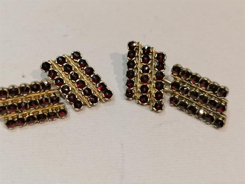 Stříbrné manžetové knoflíčky s českými granáty