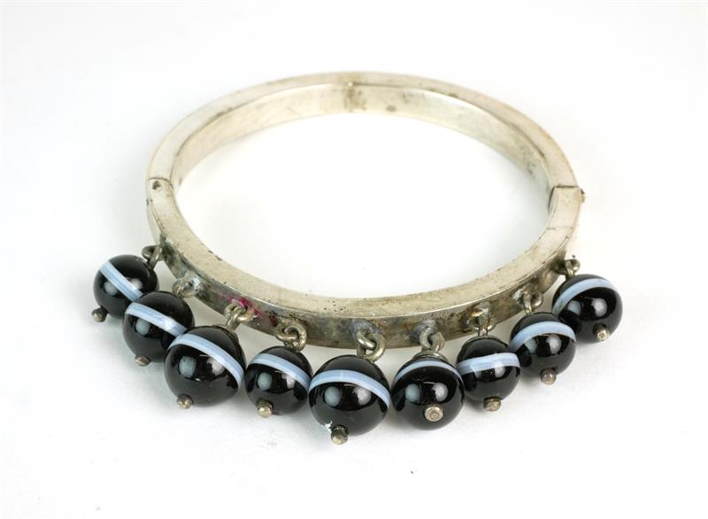 Stříbrný náramek