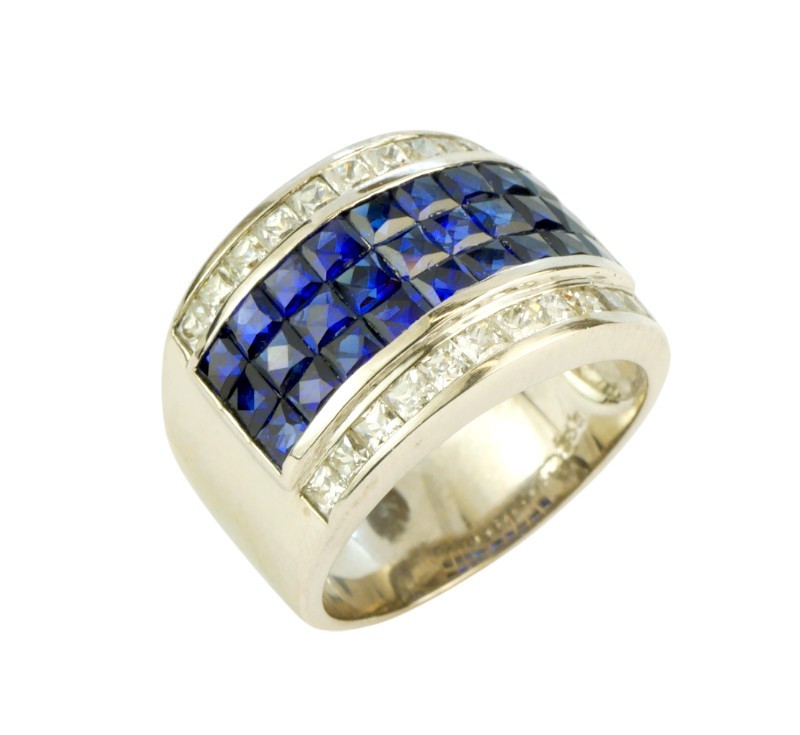 Zlatý prsten s brilianty a safíry