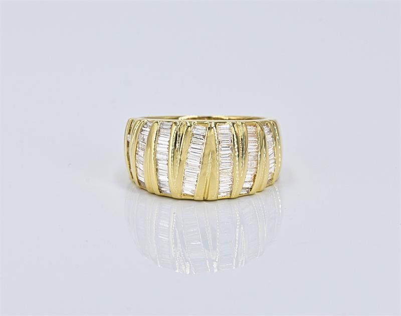 Zlatý prsten s diamanty