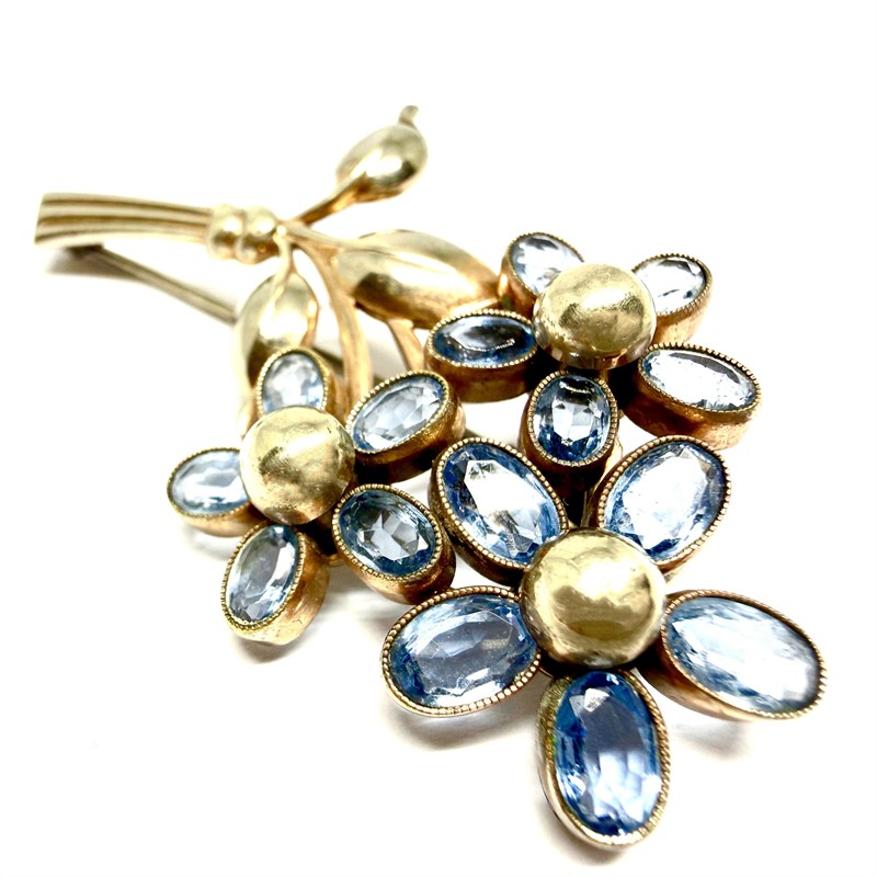 Prvorepubliková brož s modrými kameny - kytice