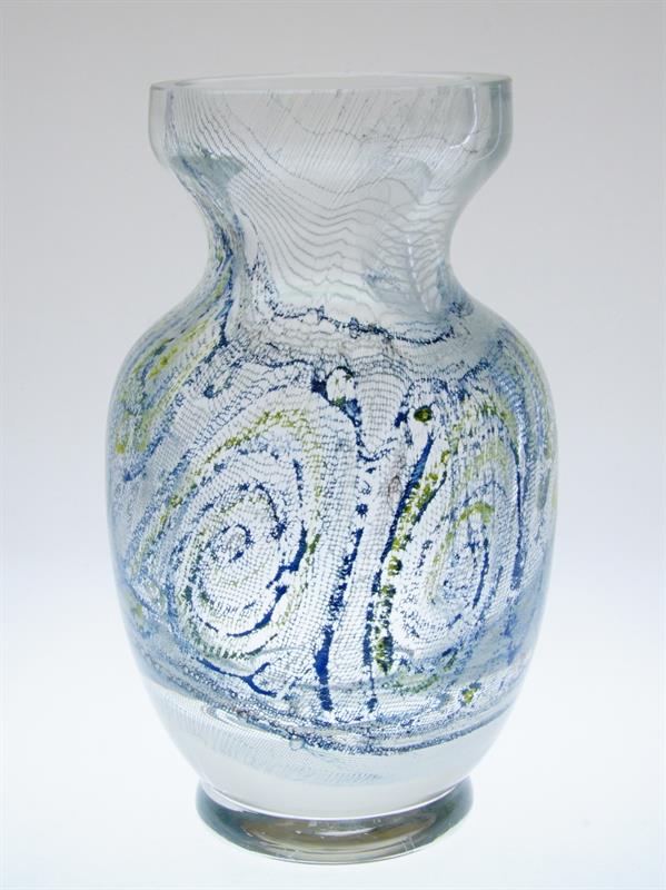 Masivní váza se zatavenou skelnou tkaninou - Jaromír ŠPAČEK