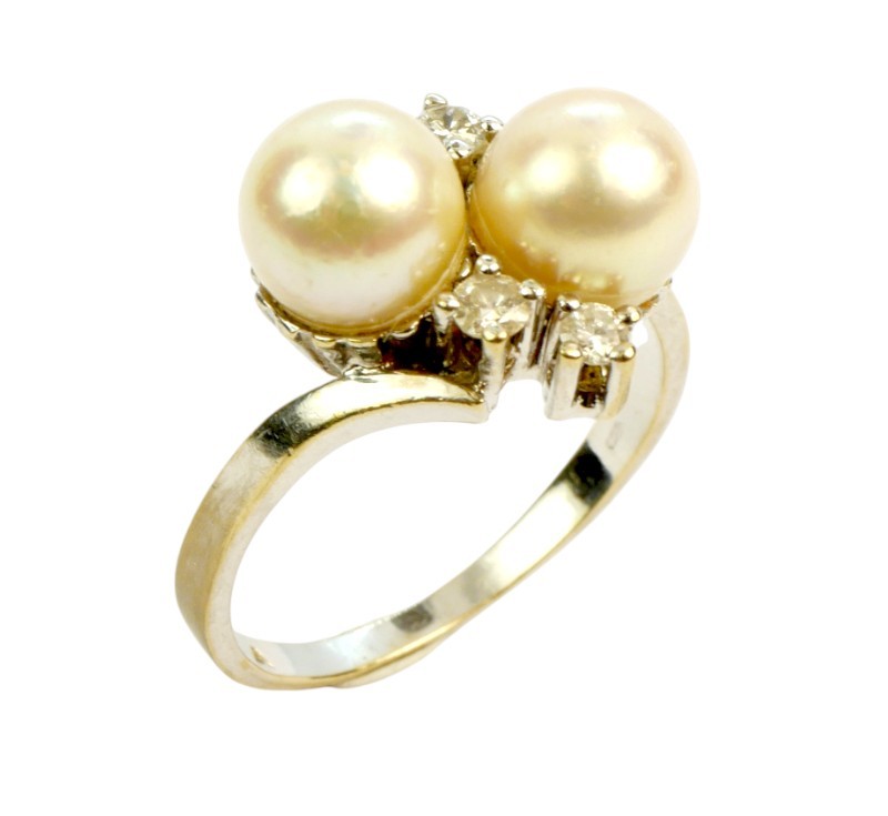 Briliantový prsten s perlami