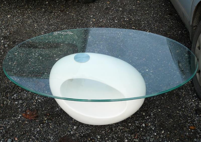 Konferenční stolek designový