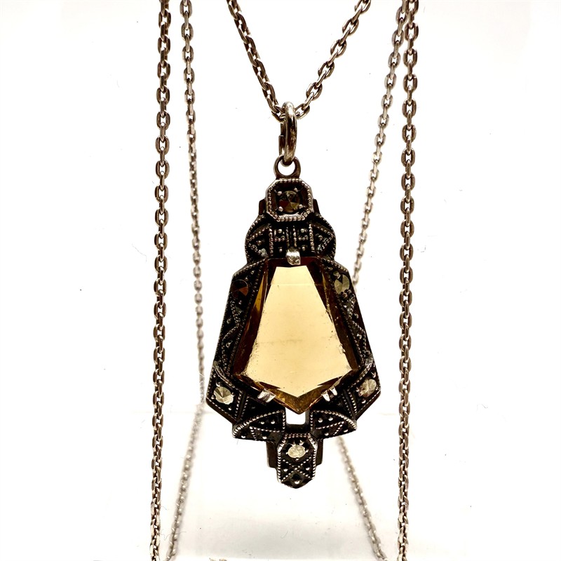 Stříbrný Art deco náhrdelník se závěsem