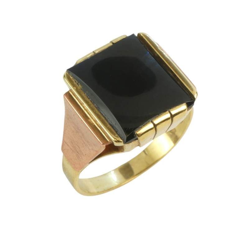 Zlatý prsten s onyxem