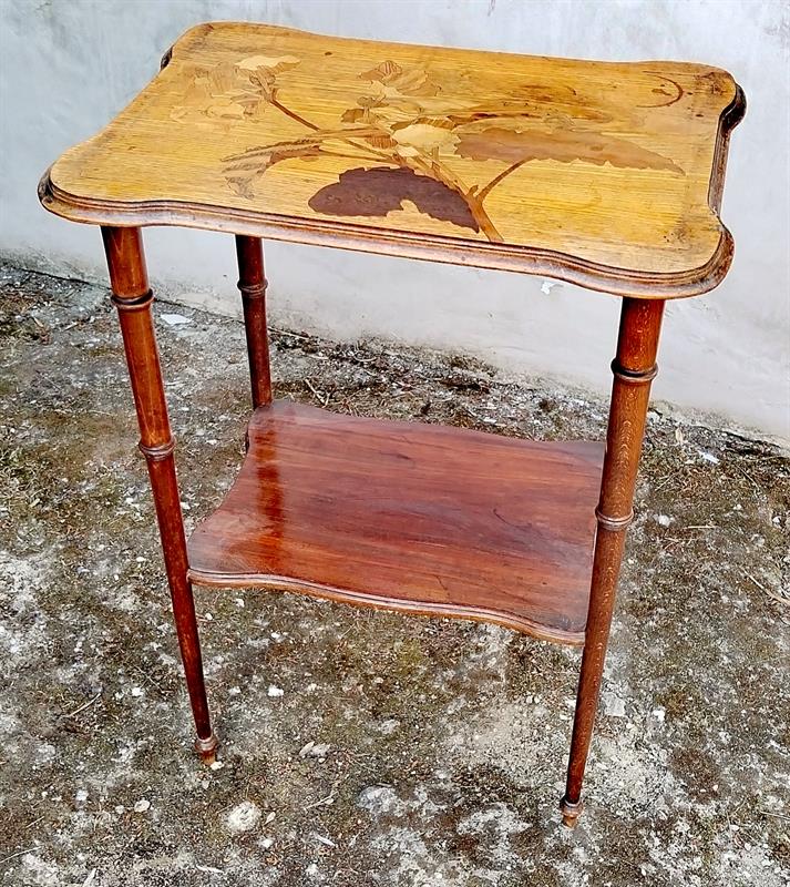 Intarzovaný stolek značený Gallé