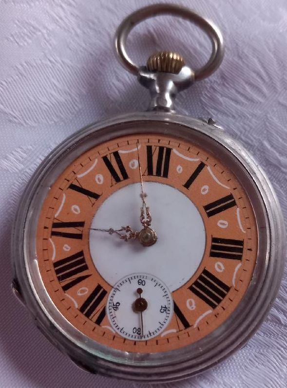 Kapesní hodinky stříbrné s římskými čísly, funkční