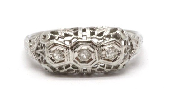 Zlatý prsten s diamanty