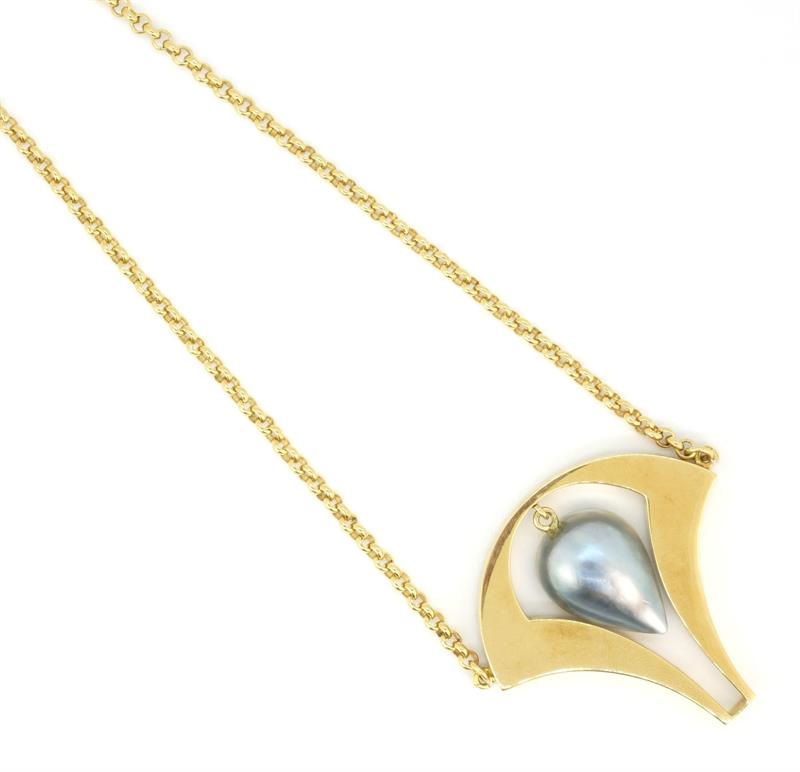 Zlatý náhrdelník s Mabe perlou