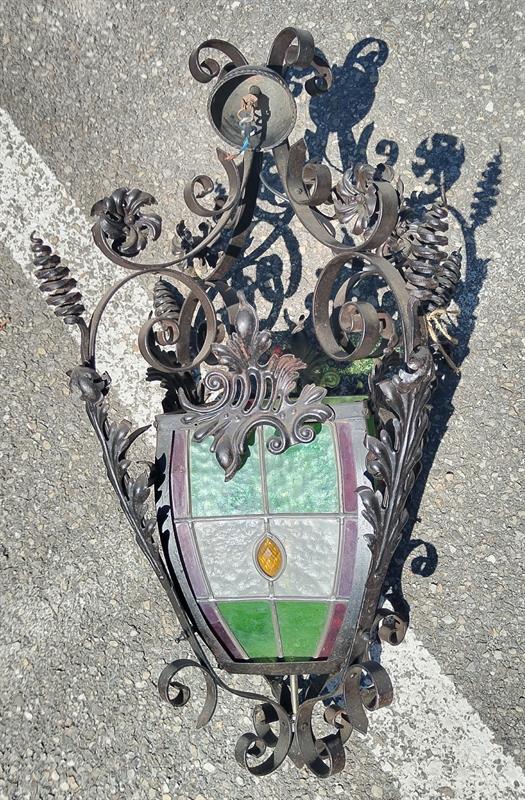 Kovaná lucerna s vitráží