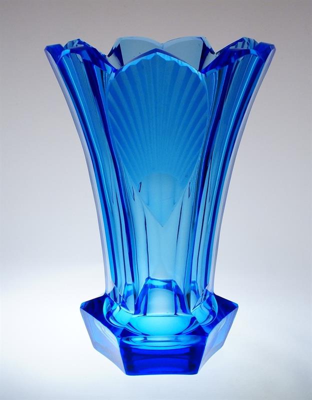 Velká masivní ART - DECO váza akvamarínové sklo, R. HLOUŠEK