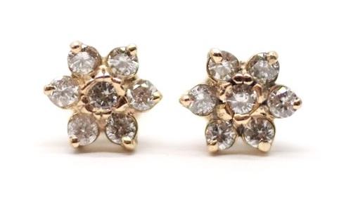 Zlaté náušnice s diamanty