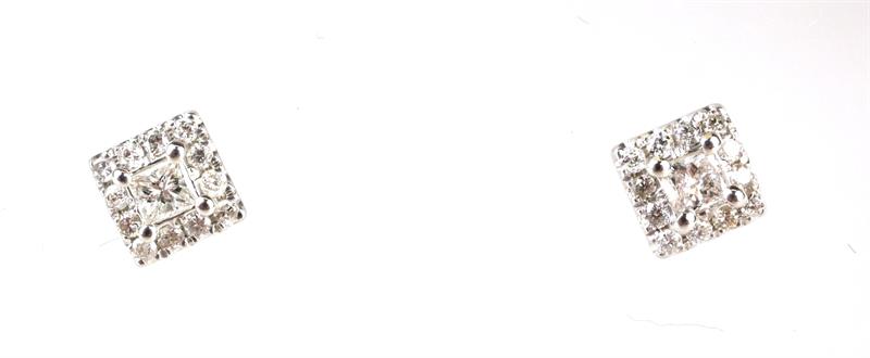 Zlaté náušnice s diamanty